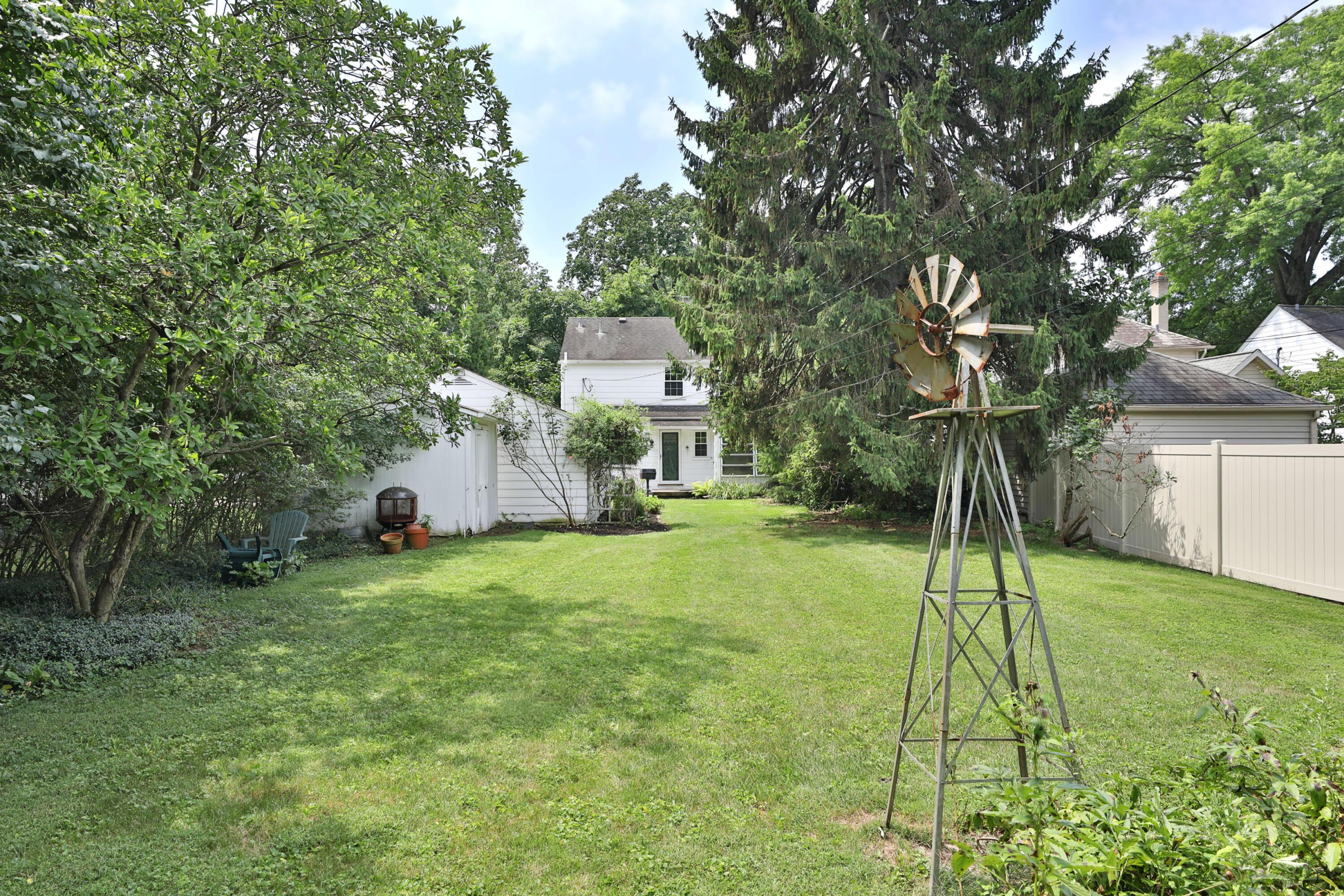 56 Aldrich Road Columbus, OH 43214 - Photo 41 of 50 Yard
