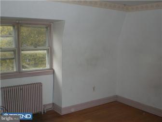 311 Maypole Road Upper Darby, PA 19082 - Photo 11 of 12