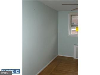 311 Maypole Road Upper Darby, PA 19082 - Photo 3 of 12