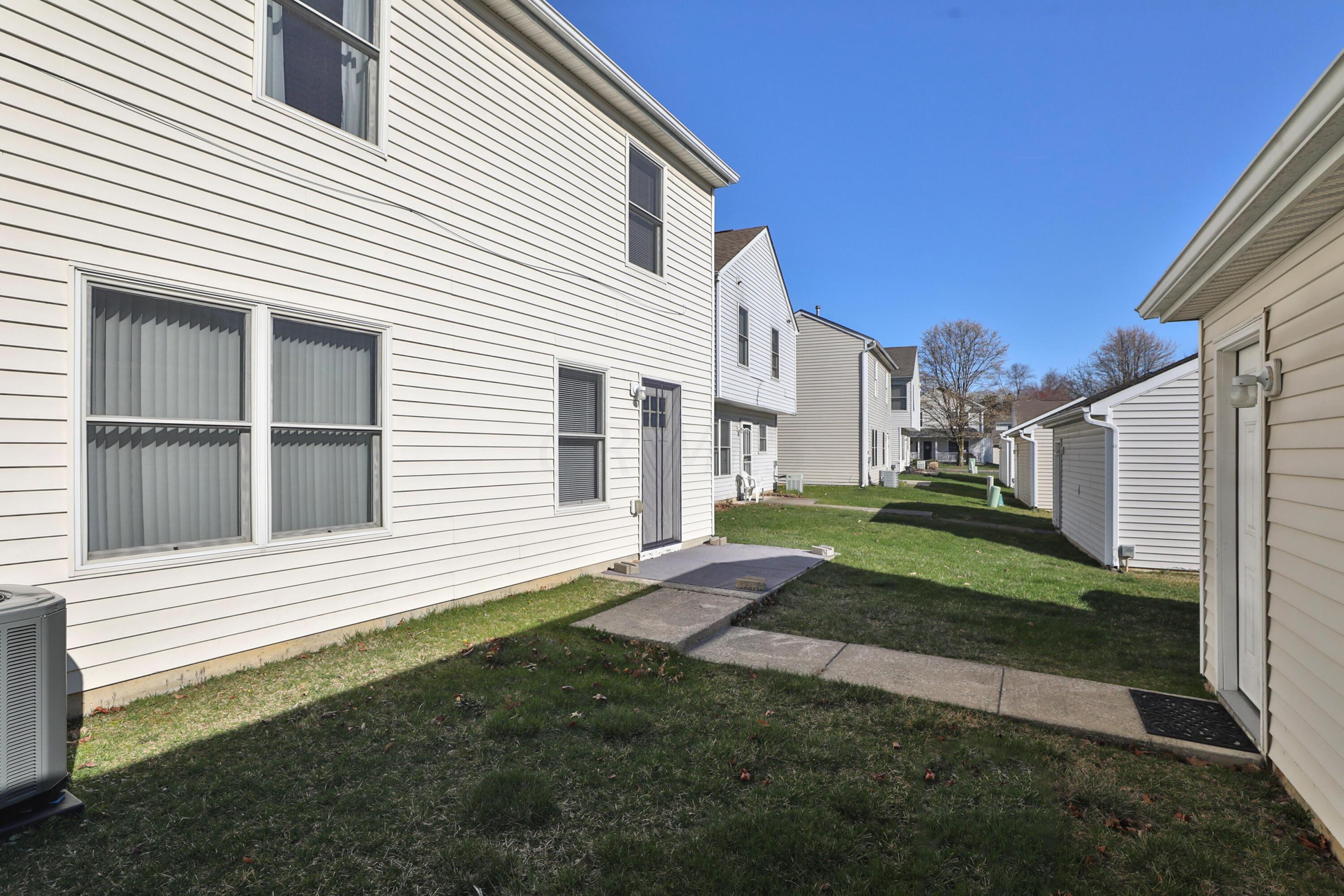 1832 Village Ridge Lane Columbus, OH 43219 - Photo 39 of 42 1832-VillageRidge-39