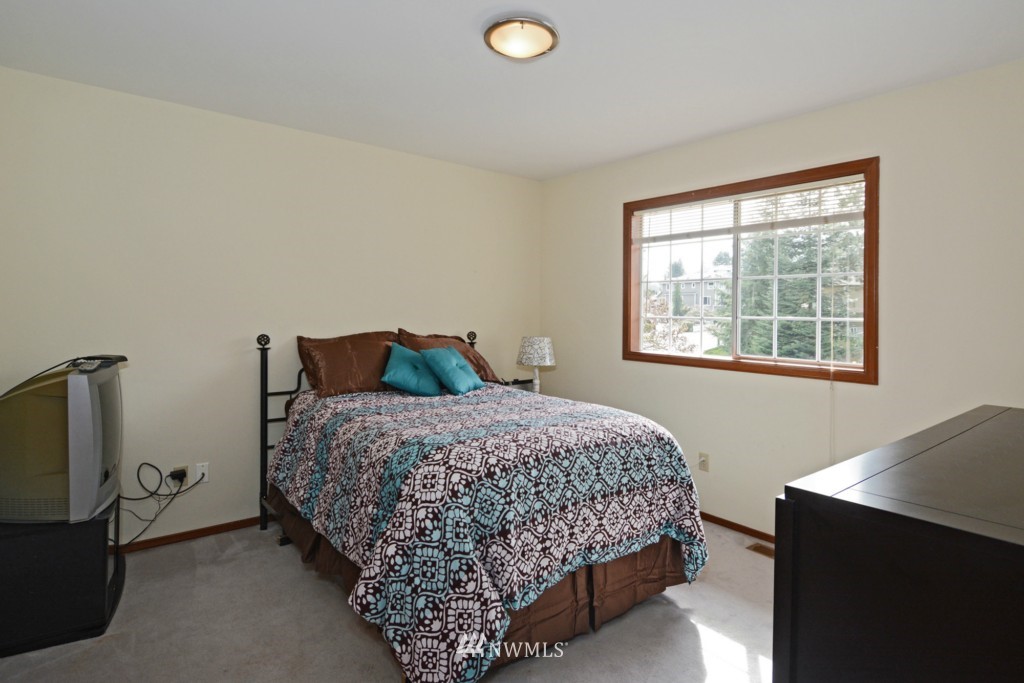 2529 238th Place Southeast Bothell, WA 98021 - Photo 18 of 24