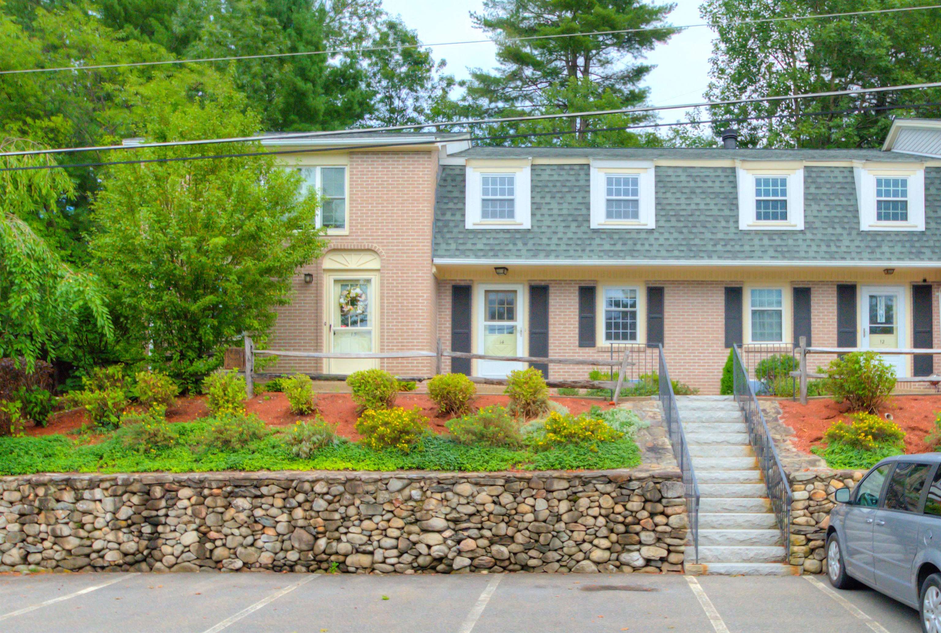 14 Cannongate III Road Nashua, NH 03063 - Photo 1 of 40 Gallery Image 1