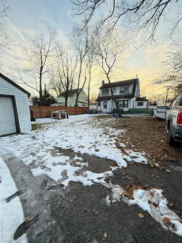 $699,000 | 18 Hotchkiss Place, Freeport, NY 11520