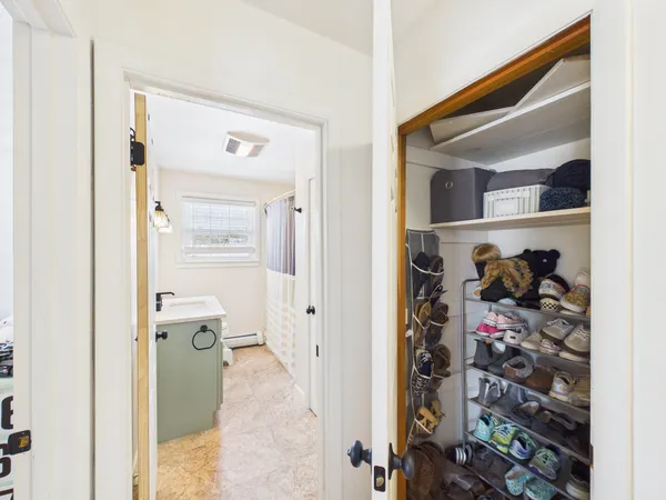 $379,000 | 18 Booker Street, Thomaston, ME 04861