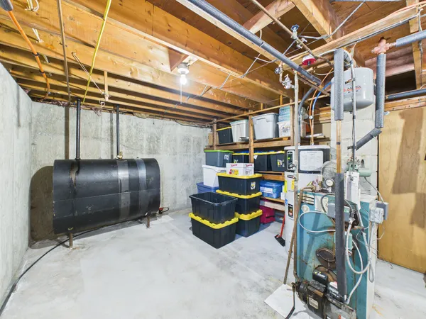 $379,000 | 18 Booker Street, Thomaston, ME 04861