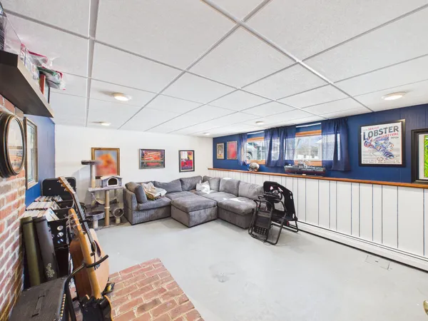 $379,000 | 18 Booker Street, Thomaston, ME 04861