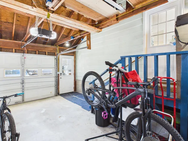 $379,000 | 18 Booker Street, Thomaston, ME 04861