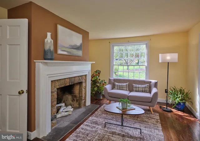 $825,000 | 2529 Gallows Hill Road, Kintnersville, PA 18930