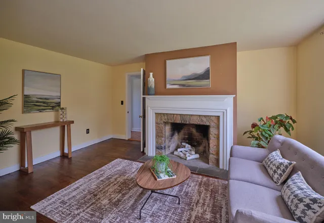 $825,000 | 2529 Gallows Hill Road, Kintnersville, PA 18930