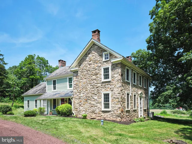 $825,000 | 2529 Gallows Hill Road, Kintnersville, PA 18930