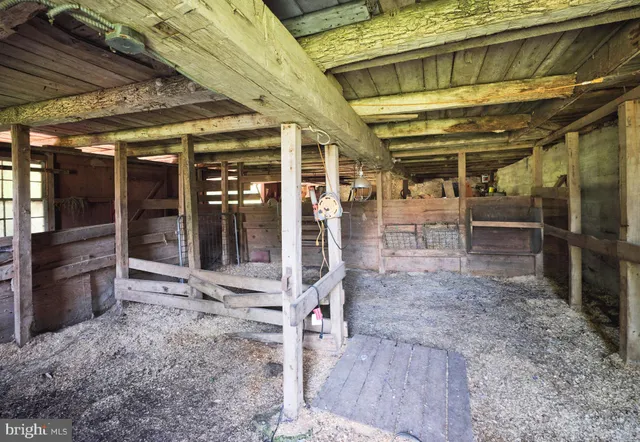 $825,000 | 2529 Gallows Hill Road, Kintnersville, PA 18930