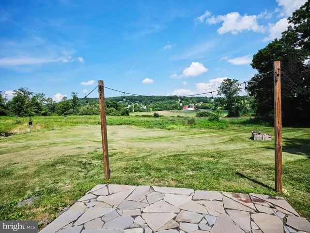 $825,000 | 2529 Gallows Hill Road, Kintnersville, PA 18930