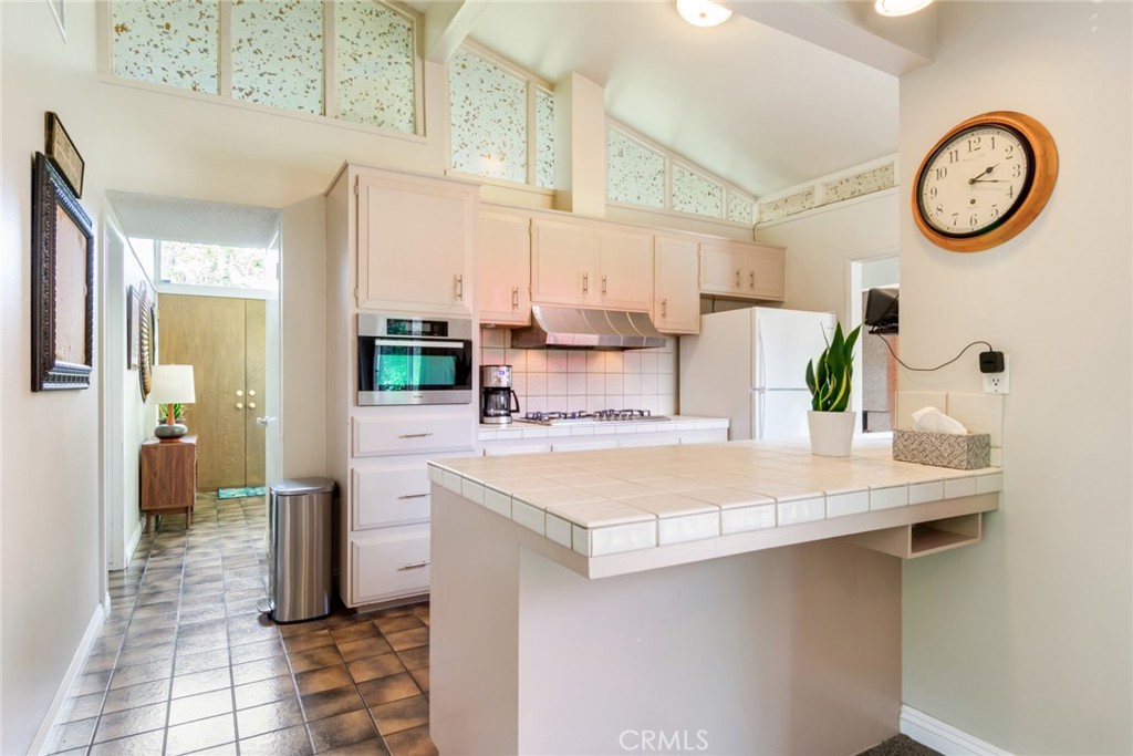 130 Sunridge Way Redlands, CA 92373 - Photo 11 of 35 Kitchen with view toward living room.