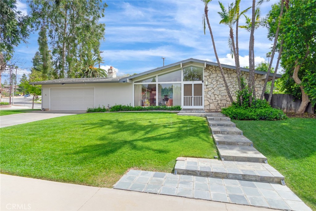 130 Sunridge Way Redlands, CA 92373 - Photo 28 of 35