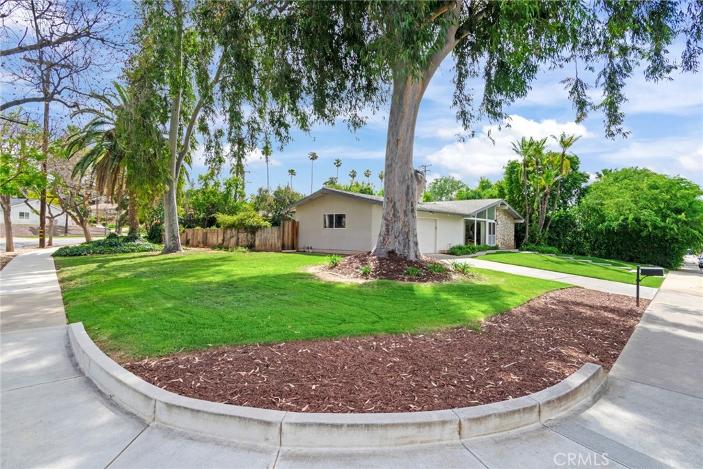 130 Sunridge Way Redlands, CA 92373 - Photo 29 of 35