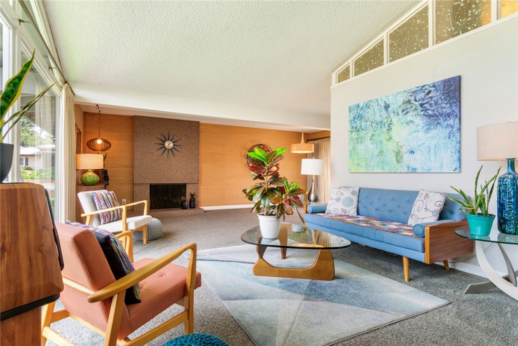 130 Sunridge Way Redlands, CA 92373 - Photo 5 of 35 Living Room