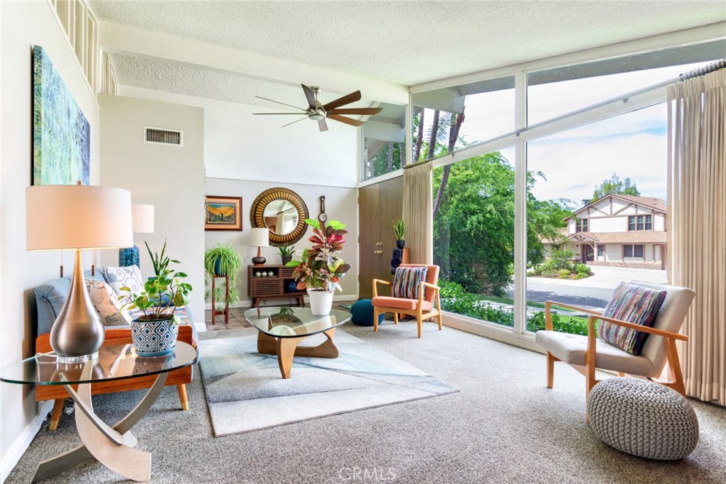 130 Sunridge Way Redlands, CA 92373 - Photo 6 of 35 Living Room