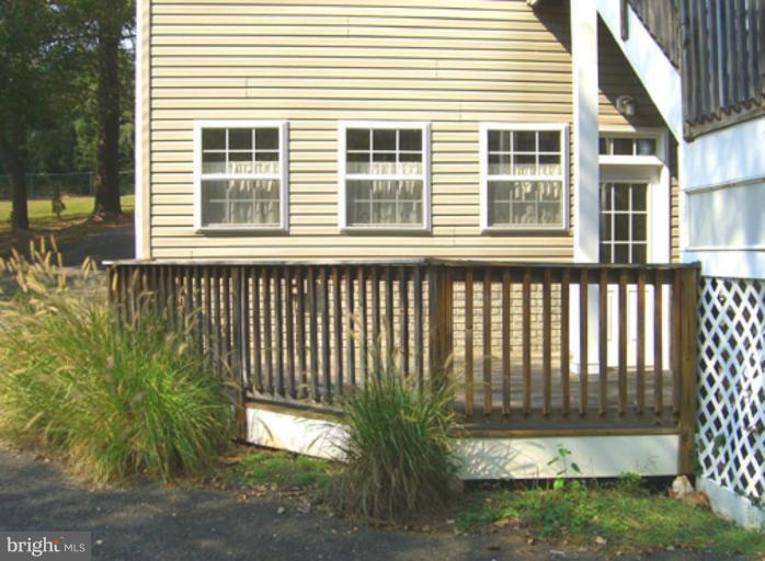 6109 Hunt Club Road Elkridge, MD 21075 - Photo 11 of 24 Deck