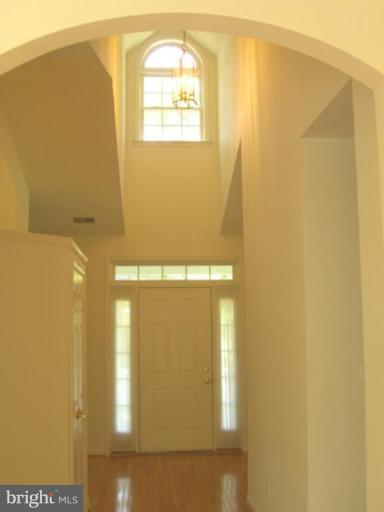 6109 Hunt Club Road Elkridge, MD 21075 - Photo 15 of 24 Entrance / Foyer