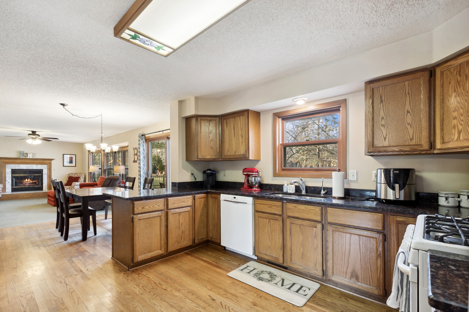 545 Basil Road Lake Bluff, IL 60044 - Photo 3 of 20 Gallery Image 3