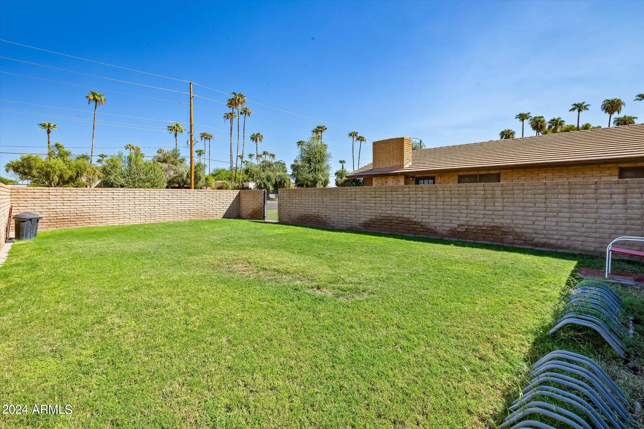 2015 East Southern Avenue, Unit 8 Tempe, AZ 85282 - Photo 21 of 22 Dog park