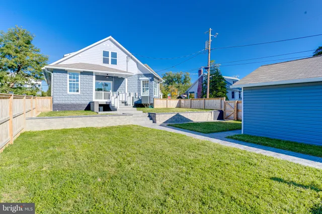 $800,000 | 15 South Mauldin Avenue, North East, MD 21901