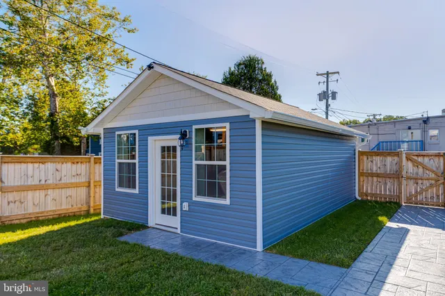 $800,000 | 15 South Mauldin Avenue, North East, MD 21901