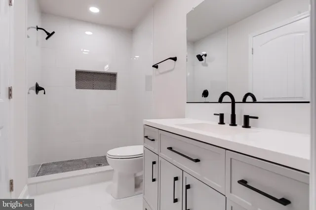 $800,000 | 15 South Mauldin Avenue, North East, MD 21901