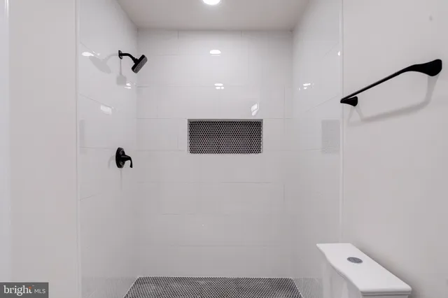 $800,000 | 15 South Mauldin Avenue, North East, MD 21901