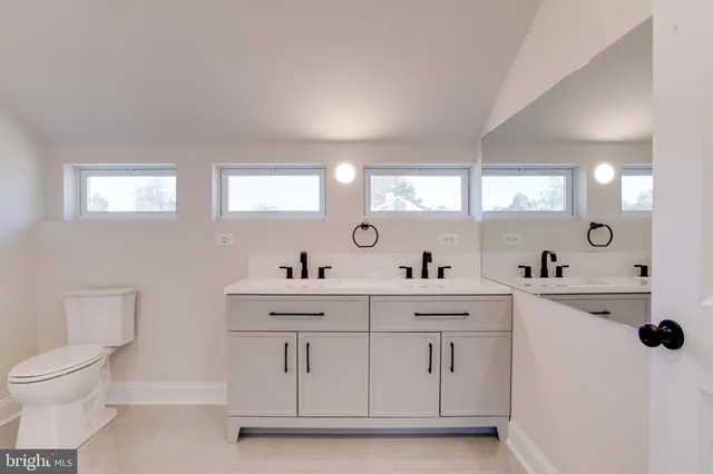 $800,000 | 15 South Mauldin Avenue, North East, MD 21901