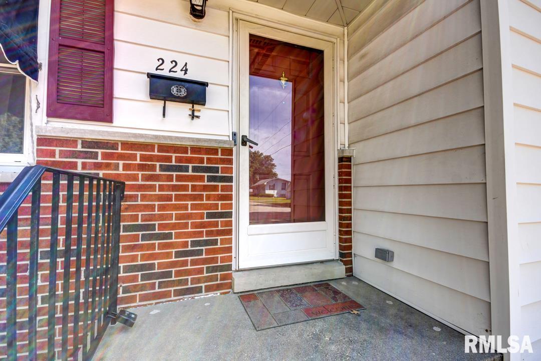 224 Kenyon Drive Springfield, IL 62704 - Photo 4 of 29
