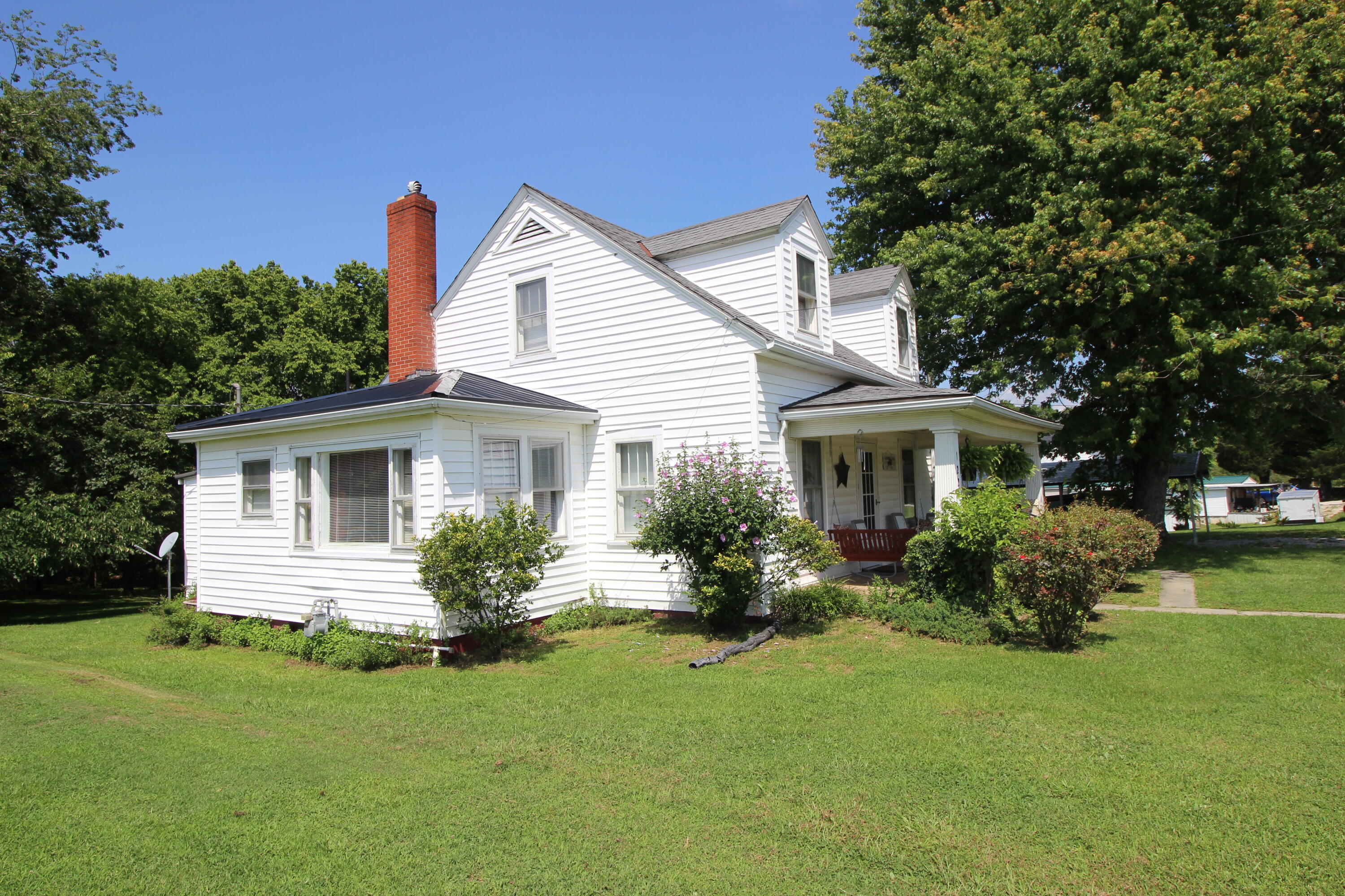 1225 Winston Road Irvine, KY 40336 - Photo 5 of 68 Left Side View