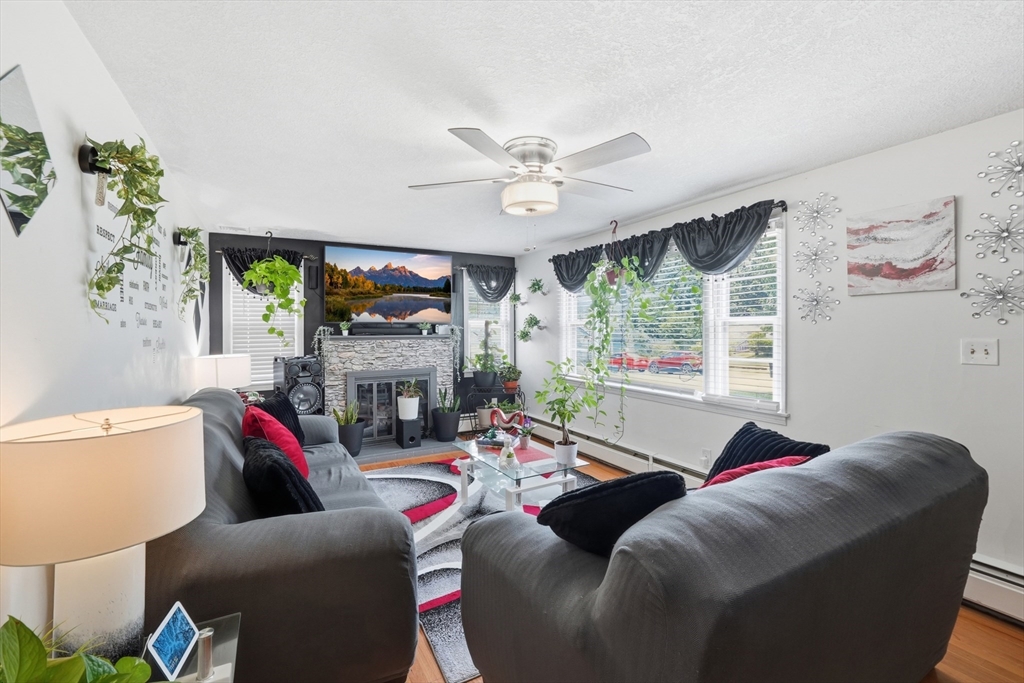 23 Smith Street Chicopee, MA 01020 - Photo 12 of 39