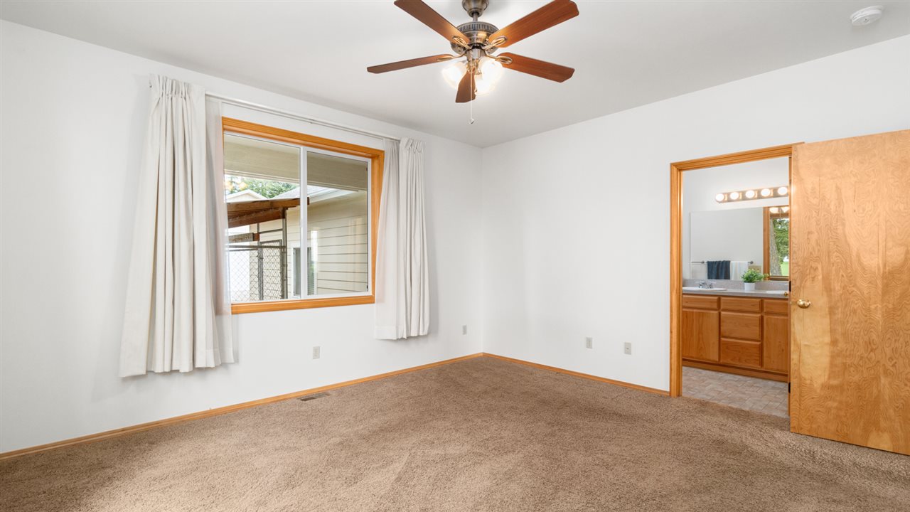 5035 Mason Road Clayton, WA 99110 - Photo 8 of 20