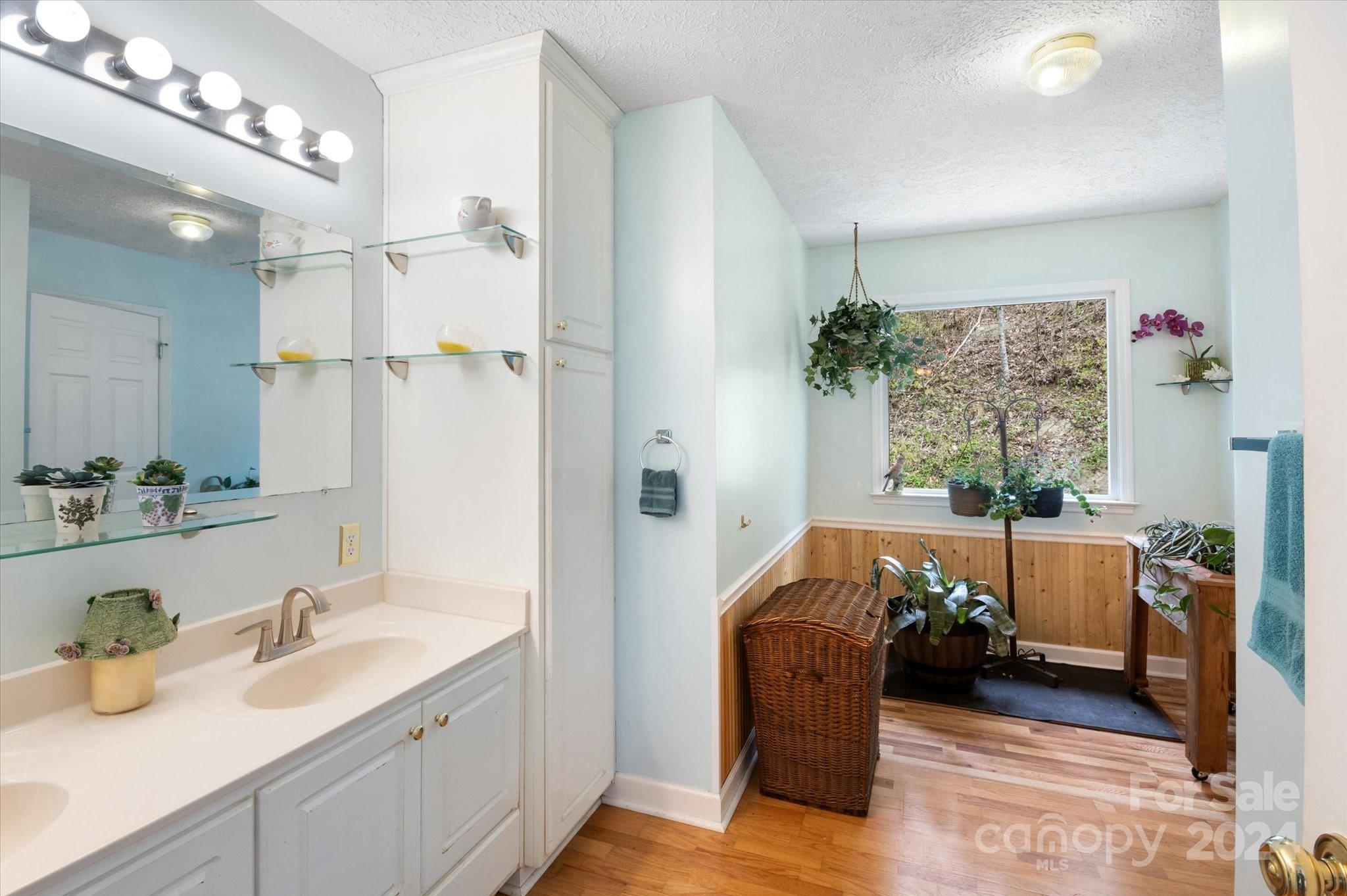 310 Long Branch Road Swannanoa, NC 28778 - Photo 18 of 43 Gallery Image 18