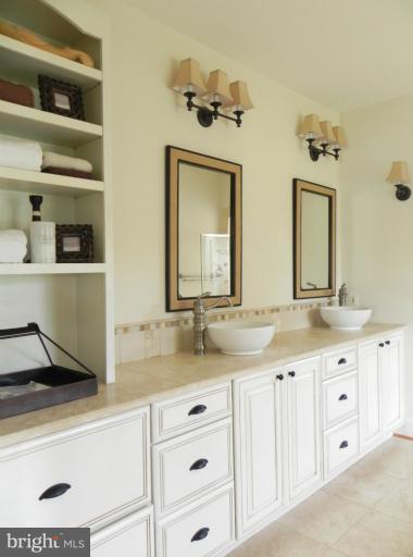 2202 Ridge Road Reisterstown, MD 21136 - Photo 17 of 30 Bath (Master)