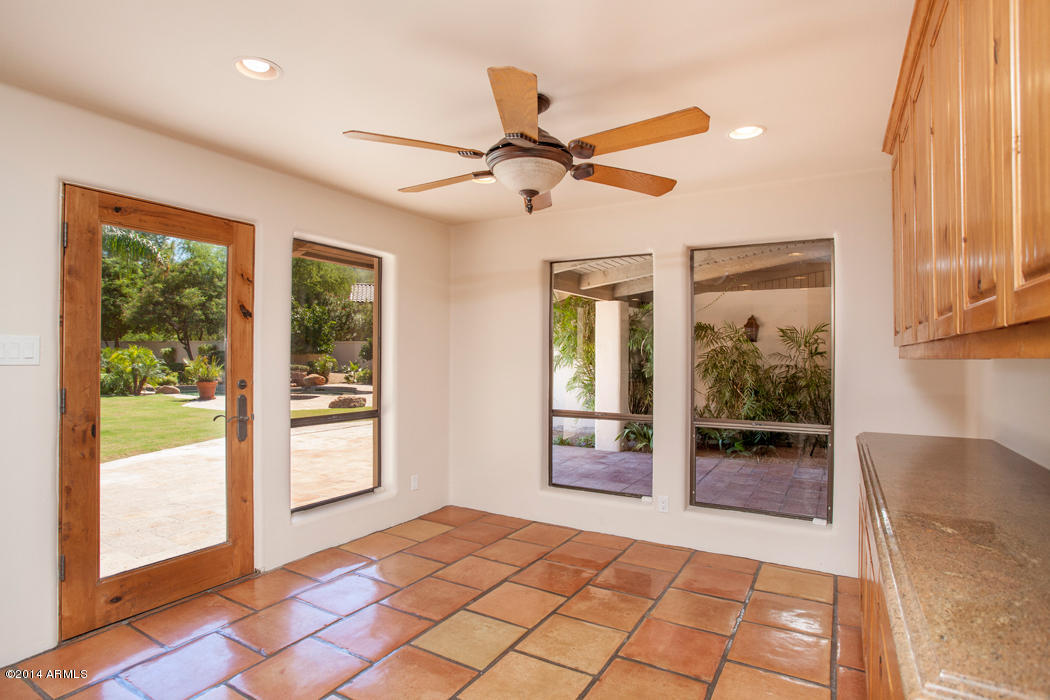 6315 North Yucca Road Paradise Valley, AZ 85253 - Photo 19 of 25 19_patio_access