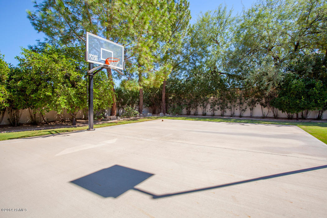 6315 North Yucca Road Paradise Valley, AZ 85253 - Photo 24 of 25 24_basketball_court