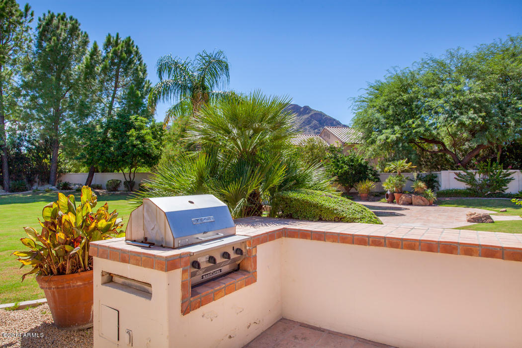 6315 North Yucca Road Paradise Valley, AZ 85253 - Photo 25 of 25 26_back_barbecue
