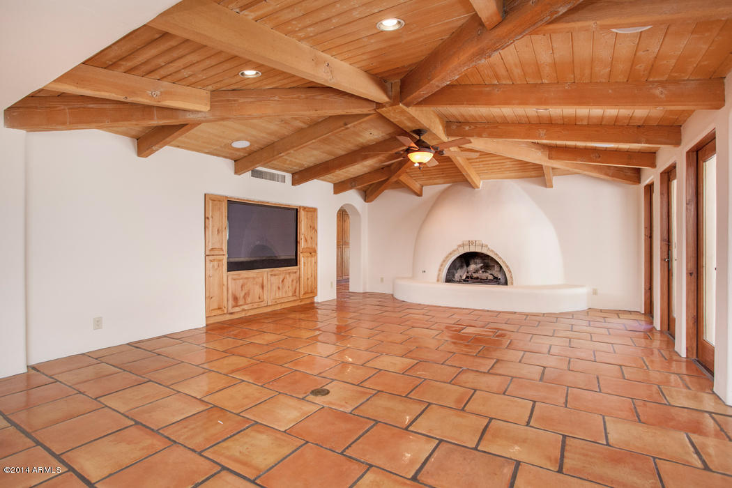 6315 North Yucca Road Paradise Valley, AZ 85253 - Photo 8 of 25 08_family_room