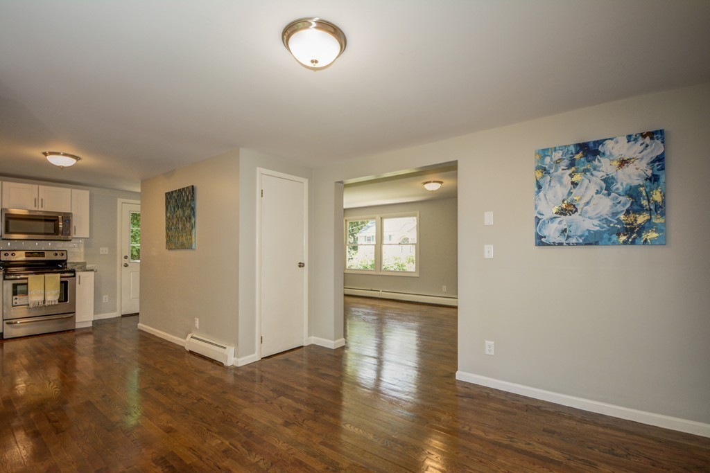 23 Manhattan Road Worcester, MA 01602 - Photo 7 of 24