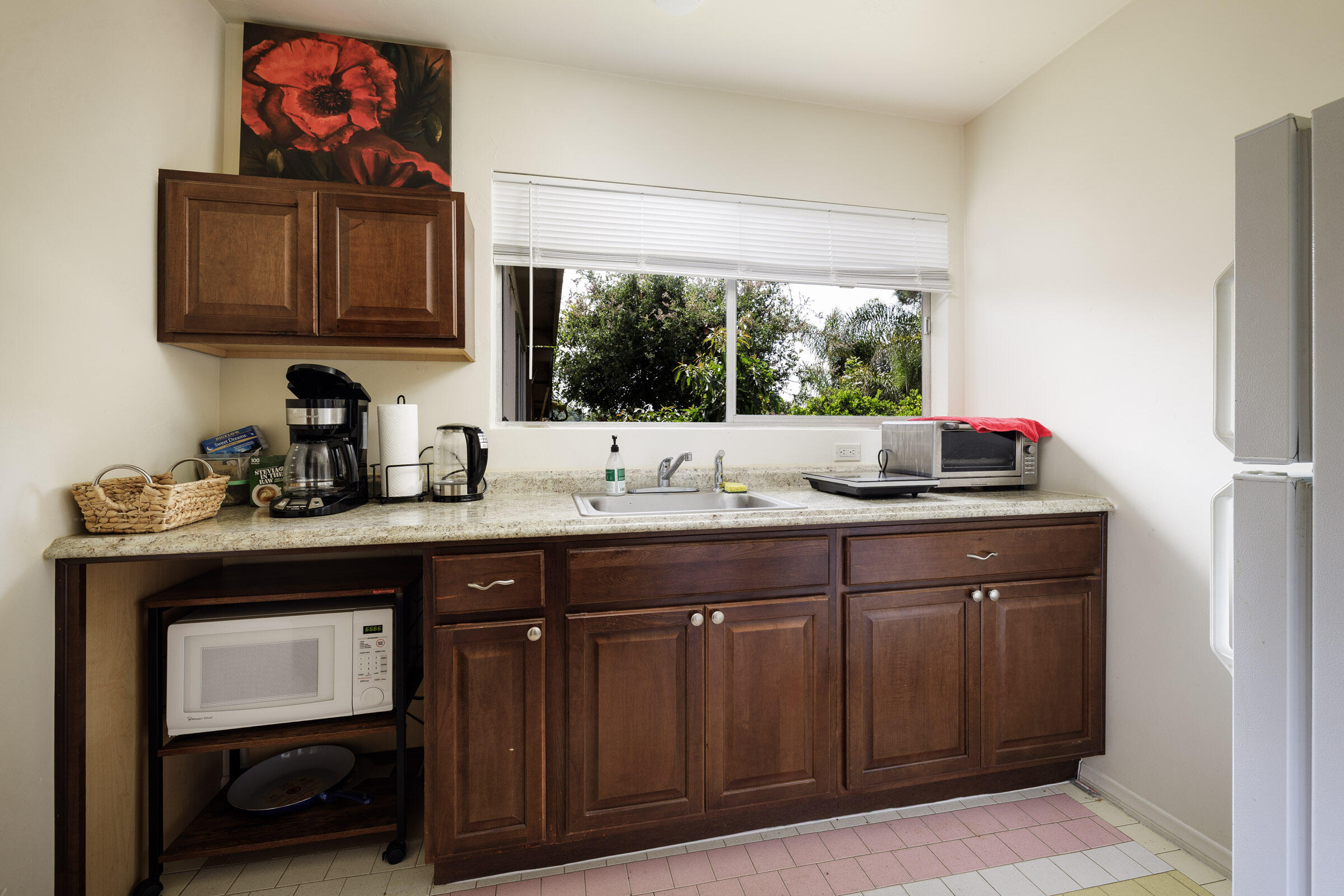 5256 James Road Santa Barbara, CA 93111 - Photo 28 of 36 Guest Suite Sink