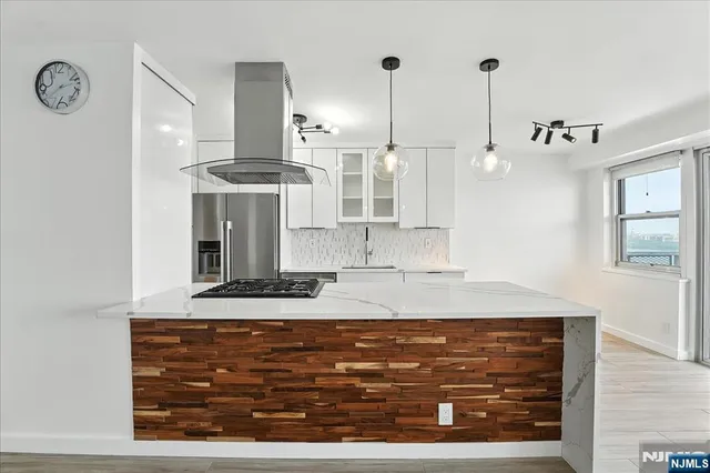 $368,000 | 6600 JFK Boulevard East, Unit 15B, West New York, NJ 07093