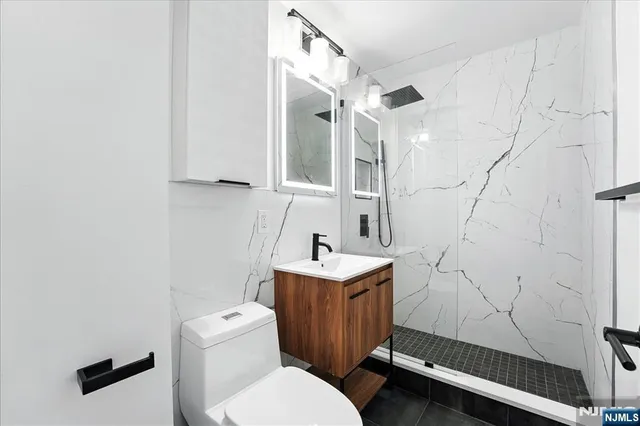 $368,000 | 6600 JFK Boulevard East, Unit 15B, West New York, NJ 07093