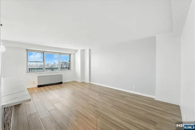 $368,000 | 6600 JFK Boulevard East, Unit 15B, West New York, NJ 07093