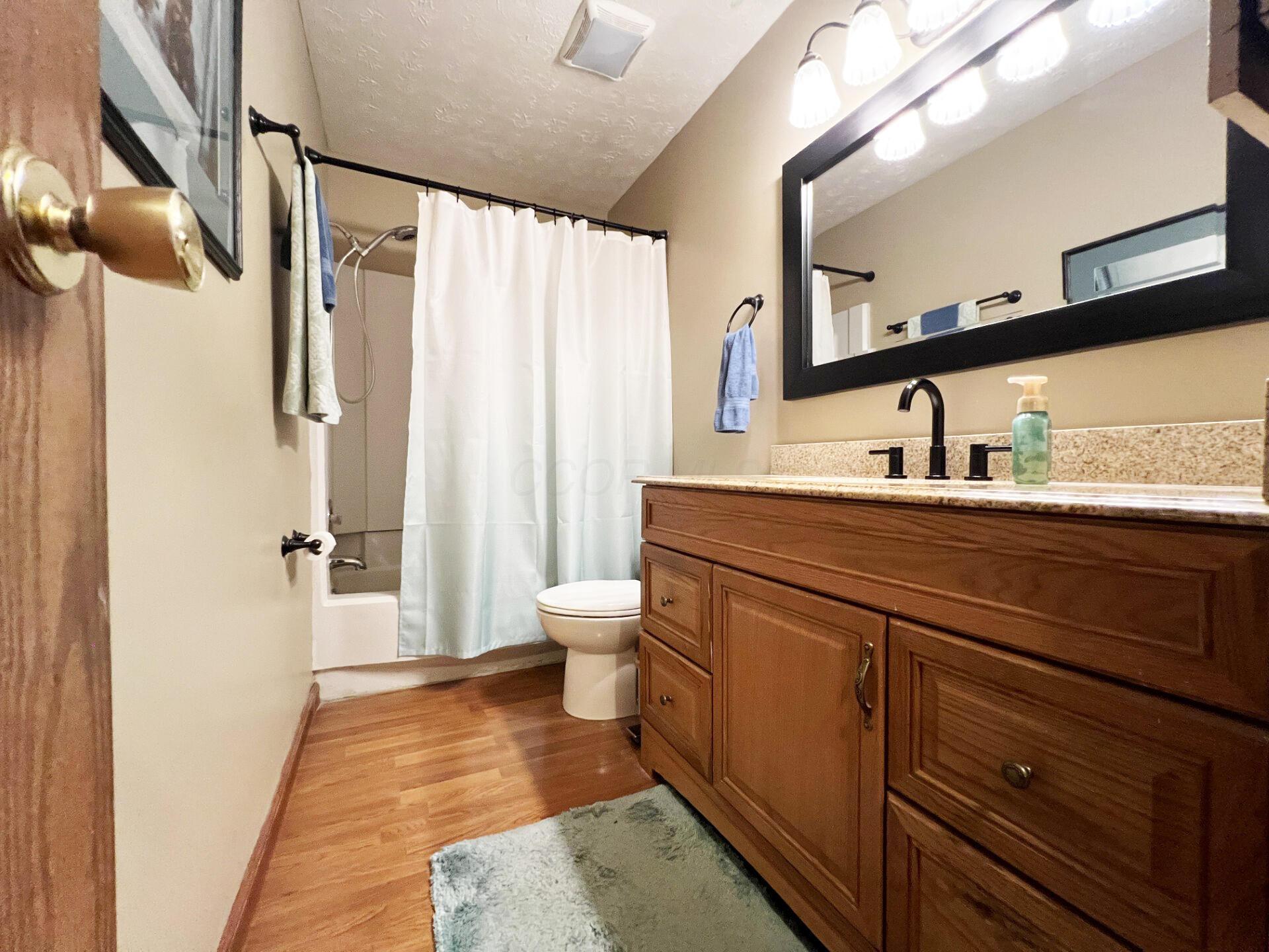 4930 Dunlap Road Columbus, OH 43229 - Photo 11 of 15 11-Full Bath