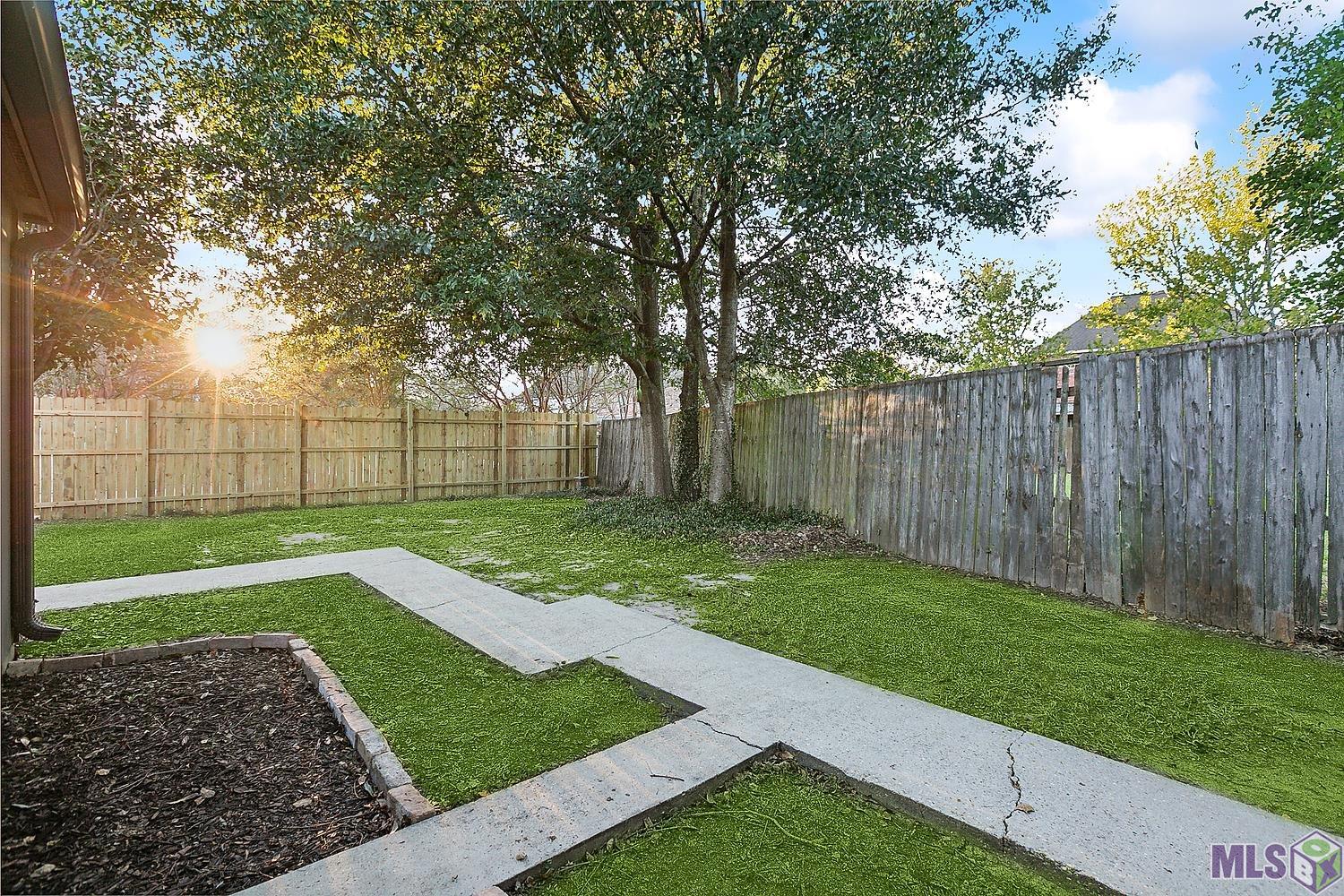 2411 Inverrary Drive Baton Rouge, LA 70816 - Photo 13 of 17