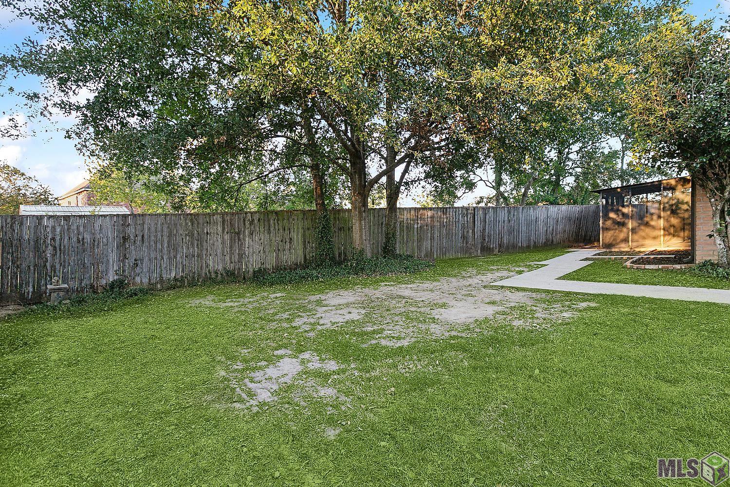 2411 Inverrary Drive Baton Rouge, LA 70816 - Photo 14 of 17