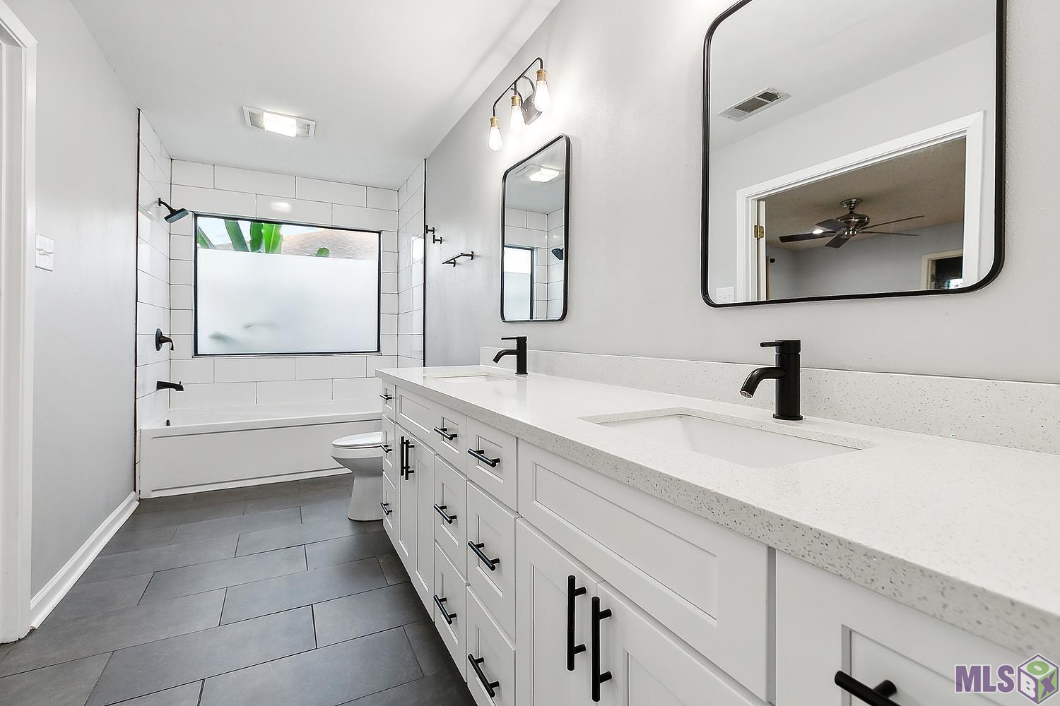 2411 Inverrary Drive Baton Rouge, LA 70816 - Photo 7 of 17 Primary Bath