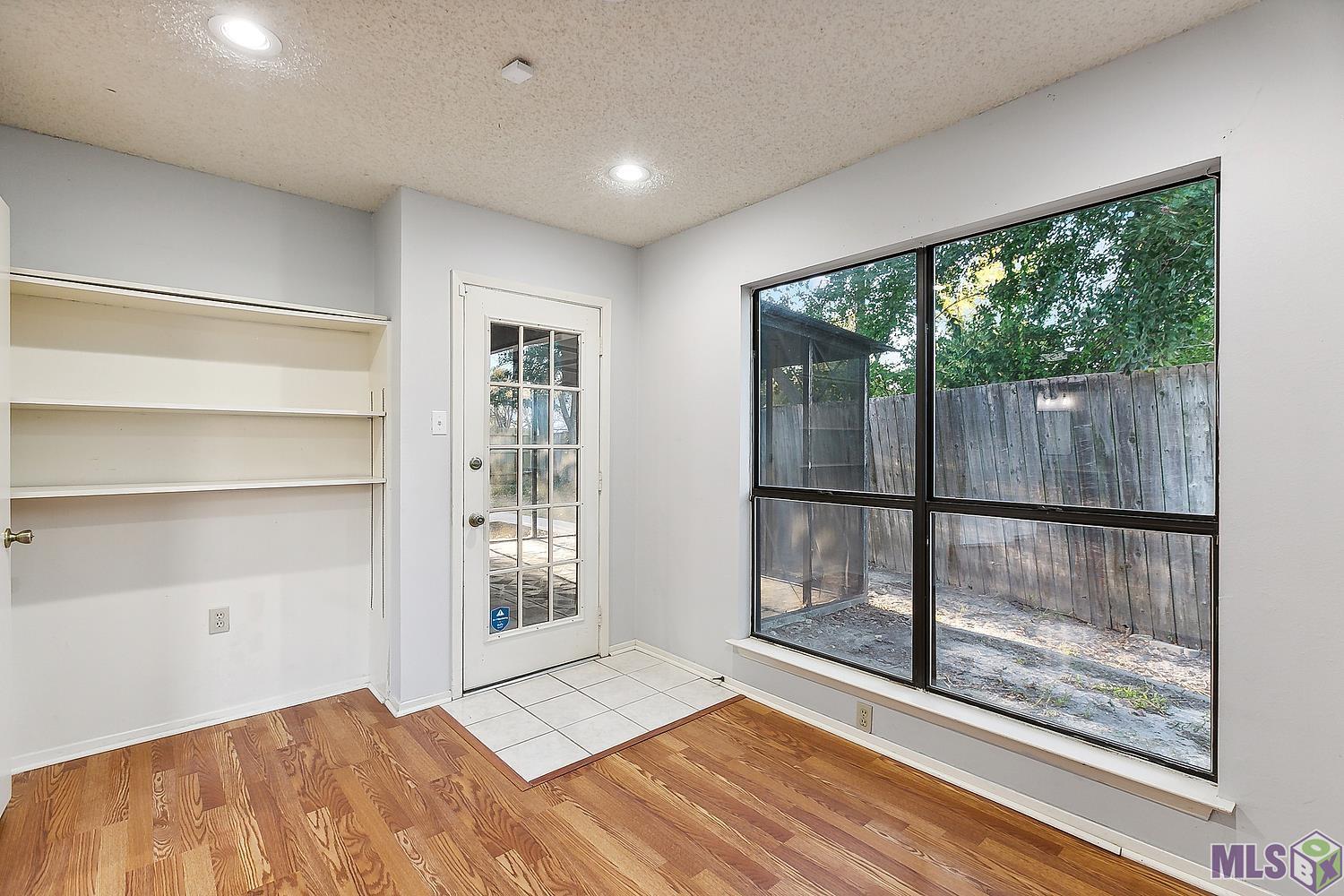 2411 Inverrary Drive Baton Rouge, LA 70816 - Photo 8 of 17 Office / sitting area